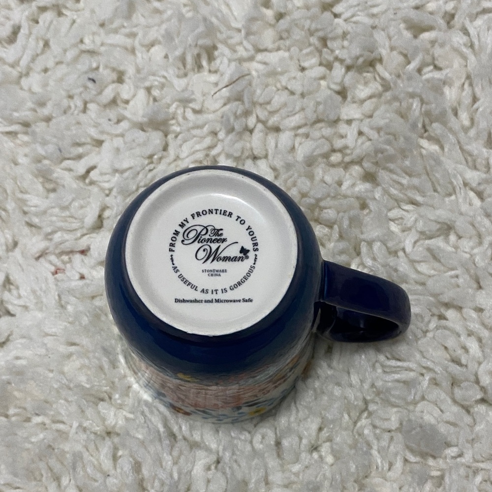 The Pioneer Woman Floral Mug with Navy Handle - Picture 5 of 16